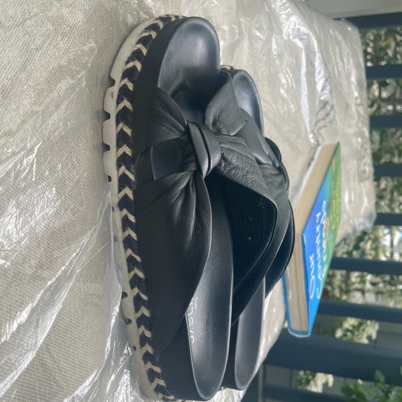 J/Slides black leather with braided trim detail - Picture 5 of 5